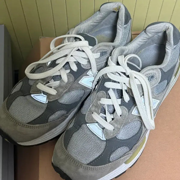 [BUNJANG] New Balance 992 Grey Sneakers (Size 270) / 뉴발란스992 그레이 (270)