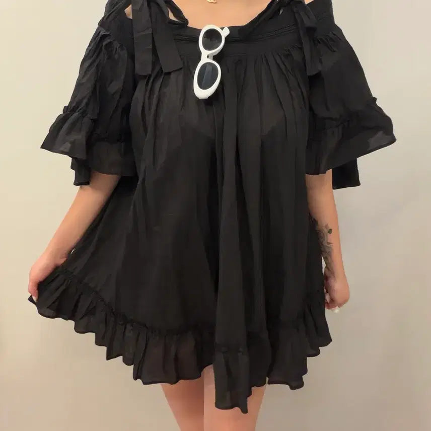 [BUNJANG] Black Off-Shoulder Ribbon Frill Mini Dress / (새상품) 블랙 어깨 리본 오프숄더 프릴 원피스
