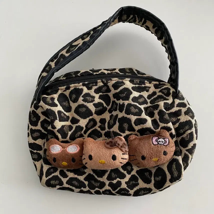 [BUNJANG] Vintage Hello Kitty Leopard Pouch / (OS) 빈티지 헬로키티 레오파드 호피 파우치