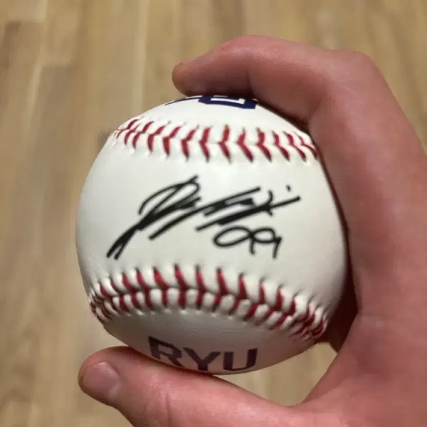 [BUNJANG] Ryū Hyun-jin Signed Baseball (2013) / 류현진 2013년도 싸인볼