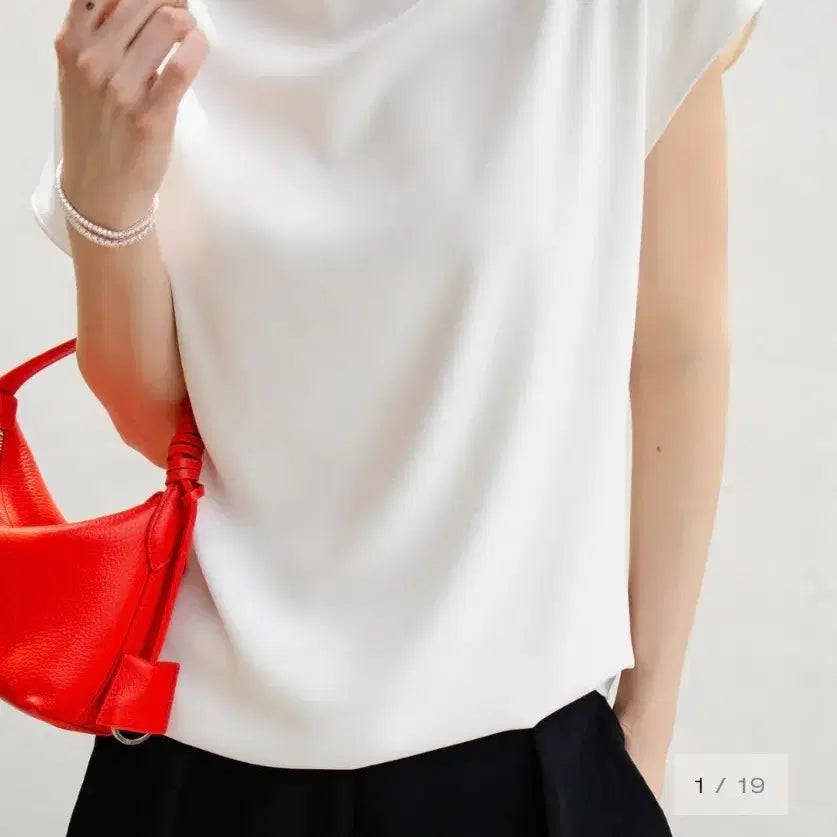 [BUNJANG] Orr 2026 Summer Lou Drape Top Ivory M / 새상품/오르 orr 2026 썸머 루 드레이프 탑 아이보리 M