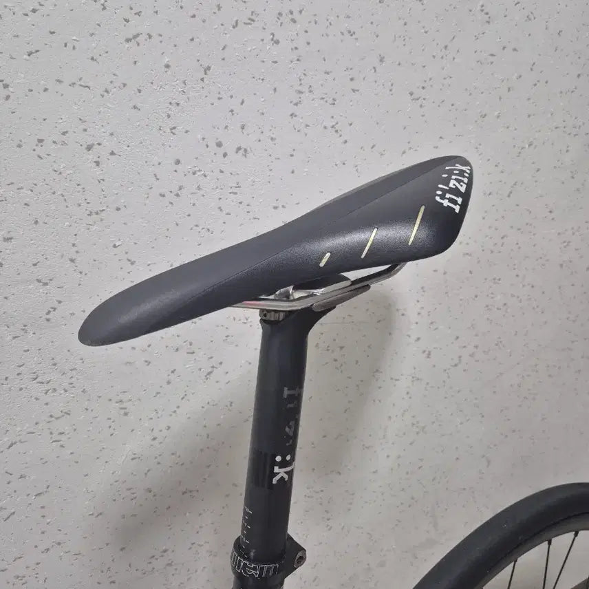 [BUNJANG] Fizik Arione R5 Kium Rail Saddle / 피직 아리오네 r5 키움레일 안장 판매합니다
