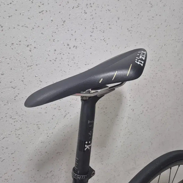 [BUNJANG] Fizik Arione R5 Kium Rail Saddle / 피직 아리오네 r5 키움레일 안장 판매합니다