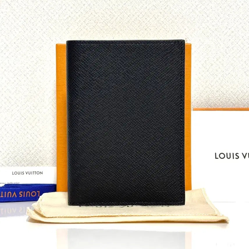 [BUNJANG] Louis Vuitton Epi Taiga Passport Holder / 루이비통 에삐 타이가 패스포트 여권지갑