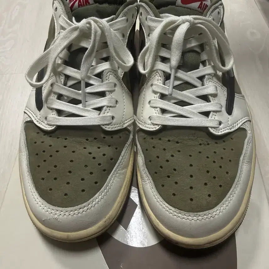 [BUNJANG] Air Jordan 1 Retro High OG "Olive" Sneakers / 조던 스캇 올리브 265
