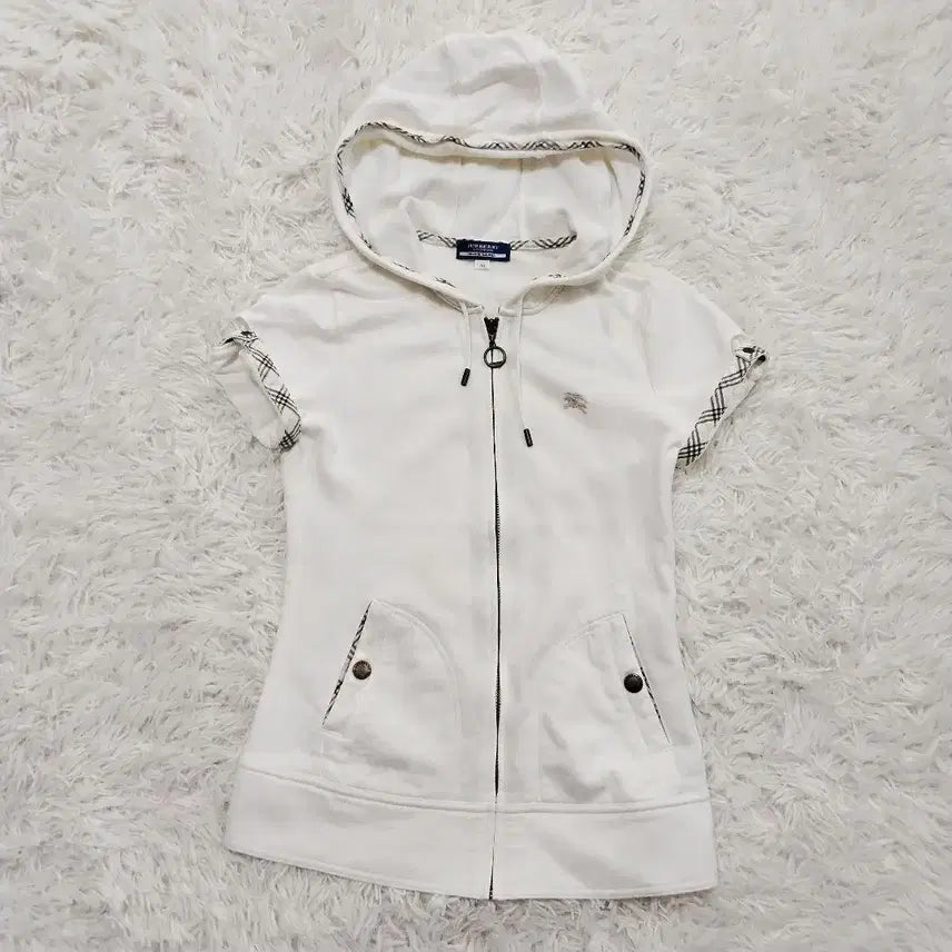 [BUNJANG] Burberry Blue Label Rare Short-Sleeve Hoodie White / 버버리 블루라벨 대대장 희귀 반팔 후드집업 화이트