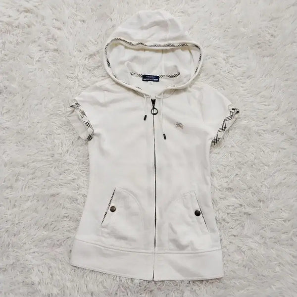 [BUNJANG] Burberry Blue Label Rare Short-Sleeve Hoodie White / 버버리 블루라벨 대대장 희귀 반팔 후드집업 화이트