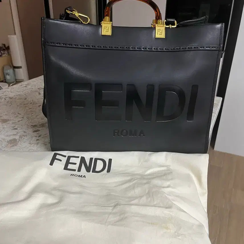 [BUNJANG] Fendi Todd Shoulder Bag / 팬디 토드숄더백