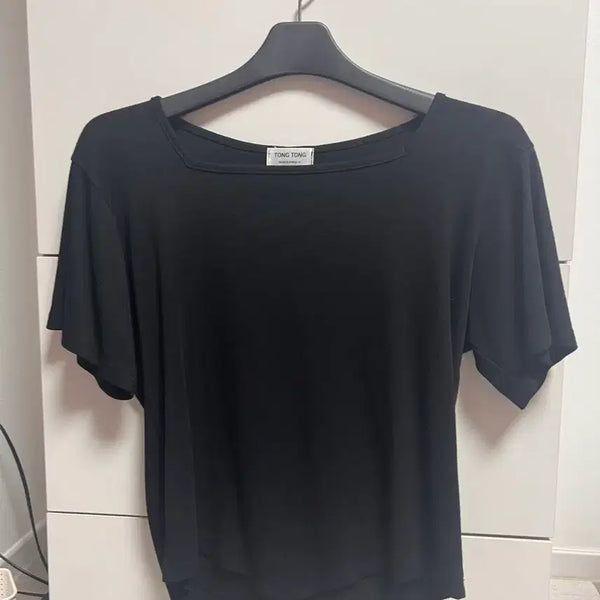 [BUNJANG] Women's Slim Fit Short Sleeve T-Shirt / 통통 반팔 슬림핏 여성 의류