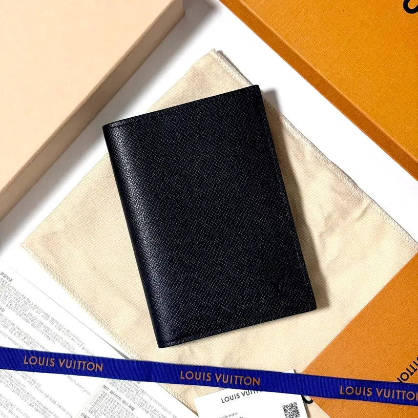 [BUNJANG] Louis Vuitton Epi Taiga Passport Holder / 루이비통 에삐 타이가 패스포트 여권지갑