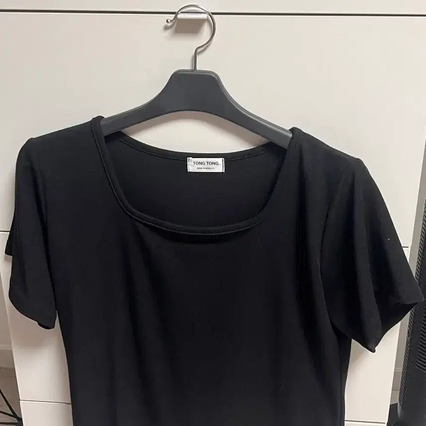 [BUNJANG] Black Short Sleeve T-Shirt / 통통 반팔 티셔츠 블랙