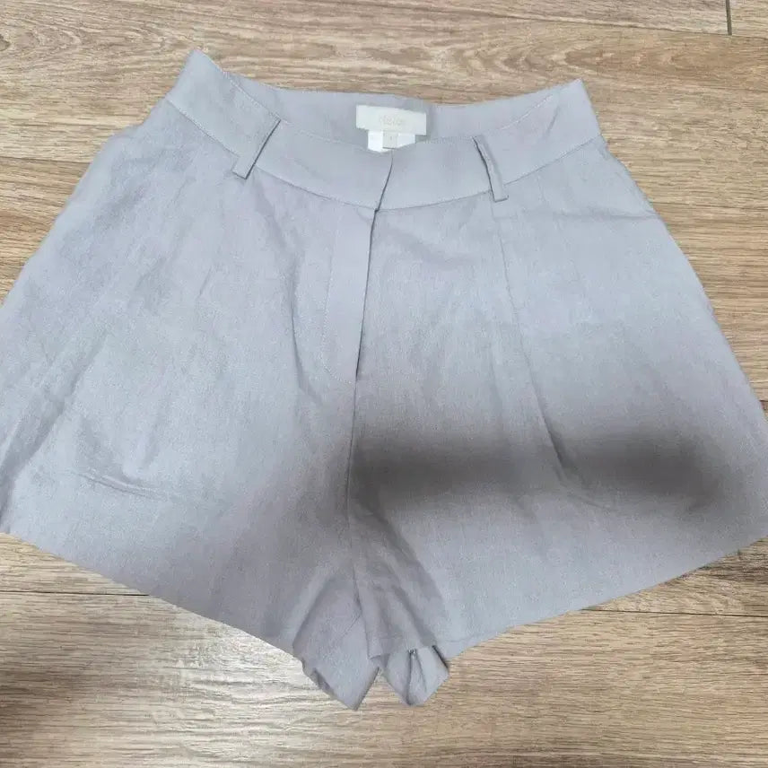 [BUNJANG] Litte Pintuck Shorts Light Grey / 리떼 핀턱 반바지 라이트그레이