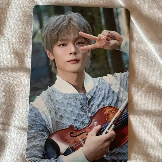 [BUNJANG] Lucy Yokohama Concert Towel Slogan Photocard - Yechan / 루시 요코하마콘 타올 슬로건 포카 - 예찬