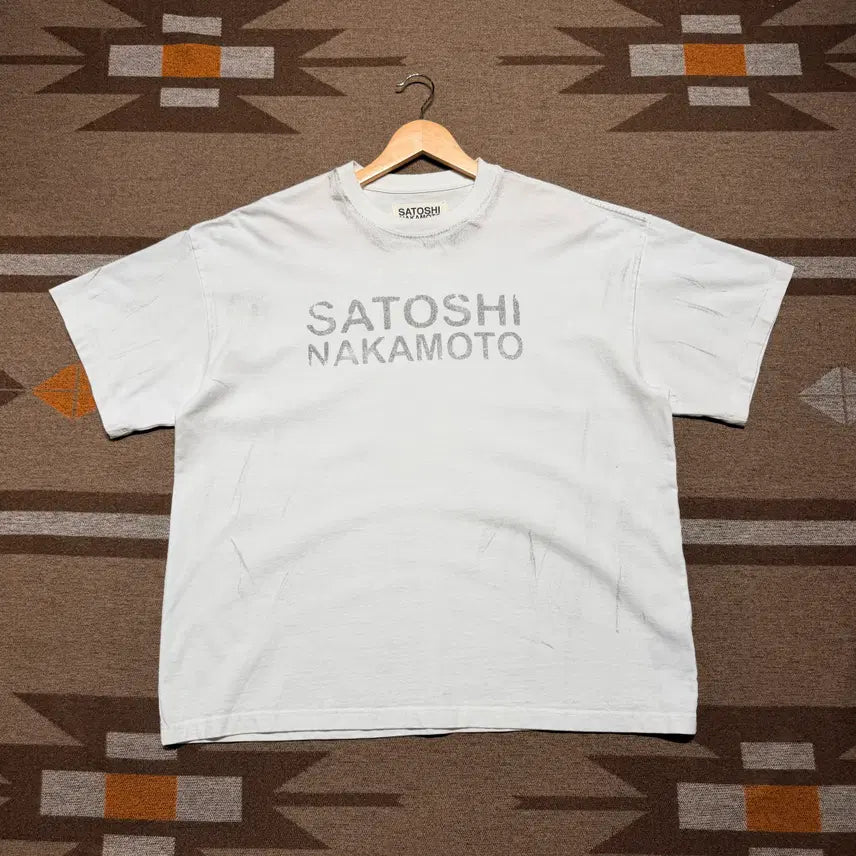 [BUNJANG] Satoshi Nakamoto Graphic Print T-Shirt / SATOSHI NAKAMOTO 사토시 나카모토 반팔 L