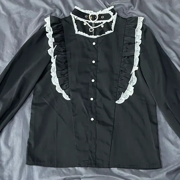 [BUNJANG] Yua Taa Heart Buckle Blouse / 유아탸 하트버클 블라우스 로지타 블라우스 양산형 지뢰계 스나계 양지뢰