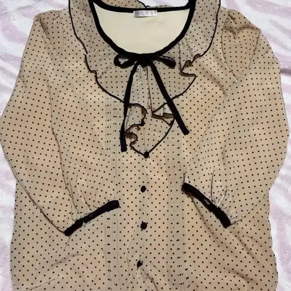 [BUNJANG] Dot Ribbon Frill Blouse - Beige / 라떼갸루도트리본프릴블라우스7부베이지 일브일본빈티지리즈리사엑시즈팜지뢰계양지뢰양산형로걀탑히메갸루짜잔씨