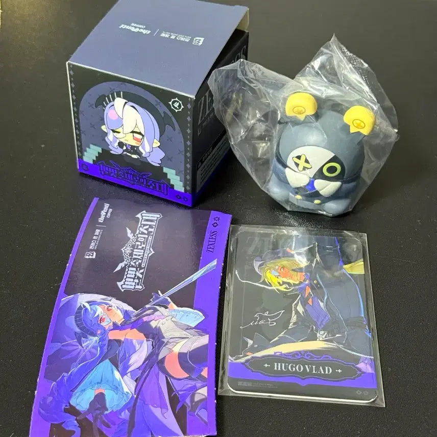 [BUNJANG] The Venti x GenZonje Vivian Hugo Figure Cup Holder & Photocard Bundle Set / 더벤티 젠존제 방부 피규어 비비안 컵홀더 휴고 포카 젠레스 존 제로