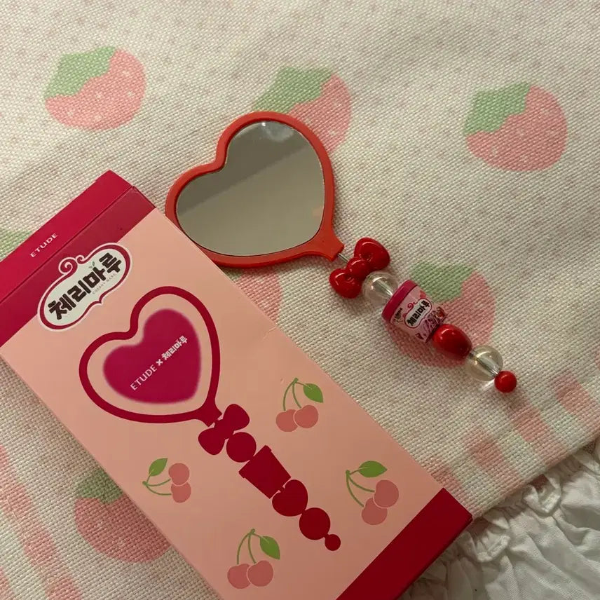 [BUNJANG] Etude House Binggrae Cherry Maru Mirror / 에뛰드 빙그레 콜라보 체리마루 거울