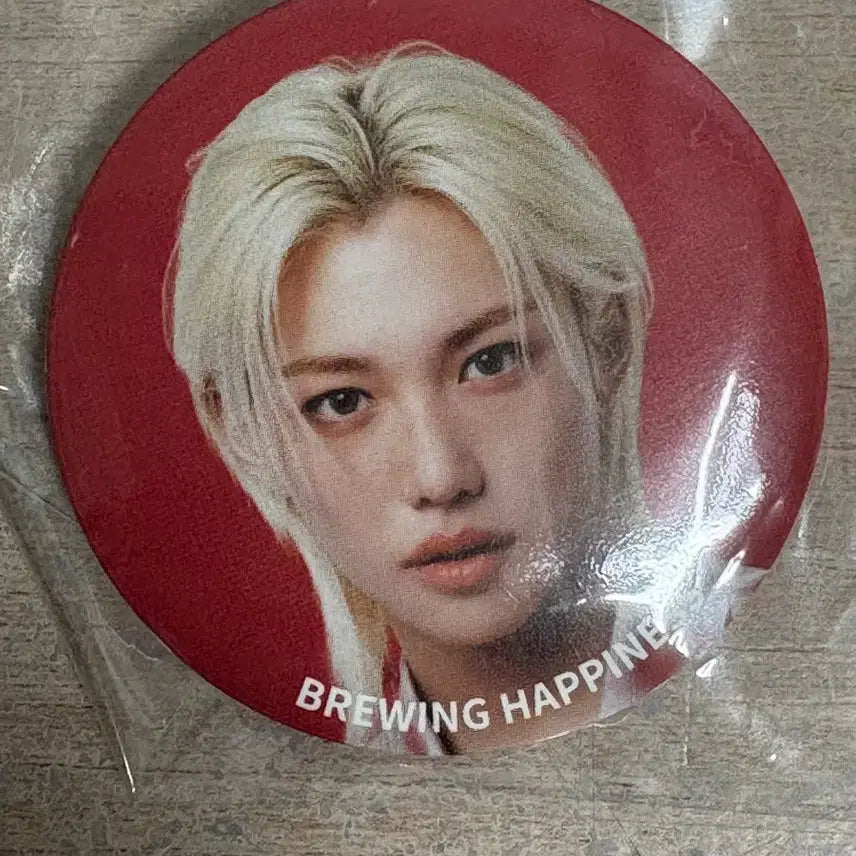 [BUNJANG] Stray Kids Felix Gongcha Badge (Sealed) / 공차 필릭스 뱃지 미개봉