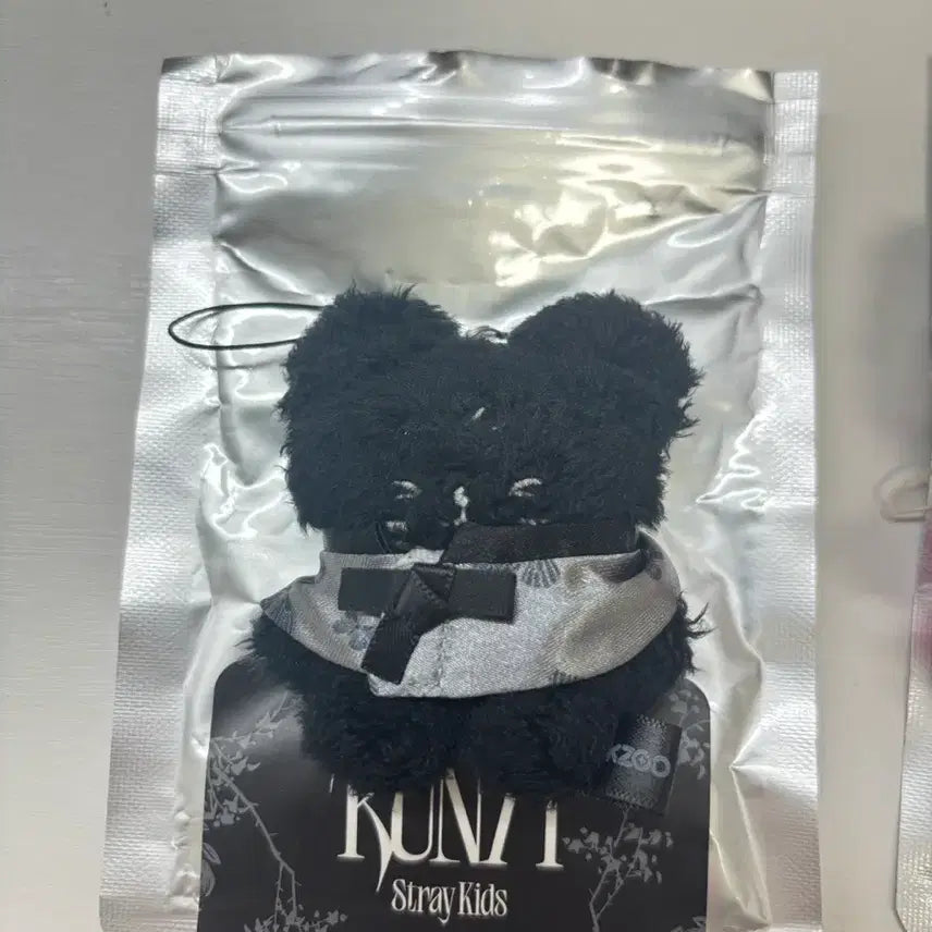[BUNJANG] Stray Kids SKZOO Micro Plush Peripop Black Version / 스키주 퍼핌 마이크로 시크릿 플러시 양도