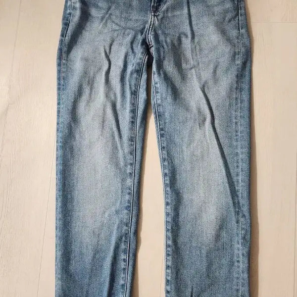 [BUNJANG] Uniqlo Light Wash Jeans / 유니클로 연청바지