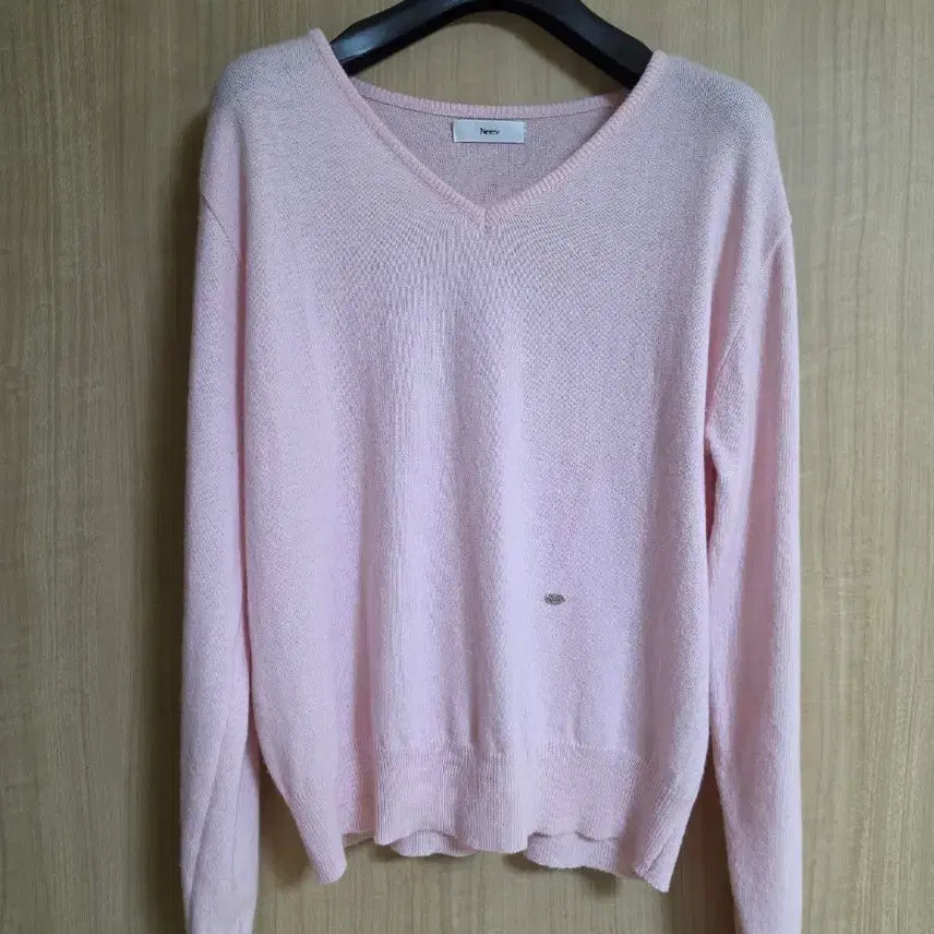 [BUNJANG] NIV V-Neck Knit Pink / 니브 브이넥 니트 핑크