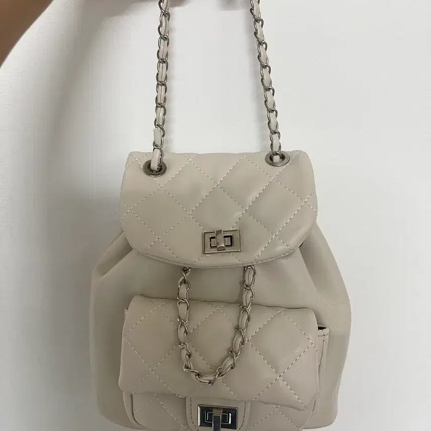 [BUNJANG] Quilted Drawstring Chain Bag (Cream) / 복조리 체인백 (크림)
