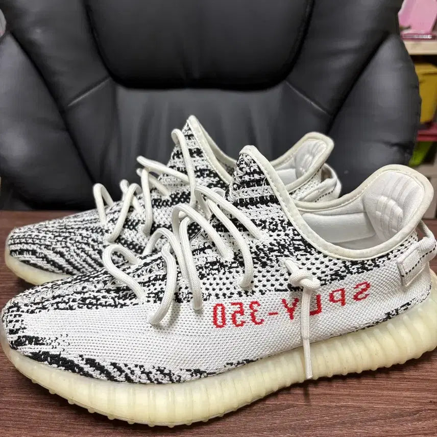 [BUNJANG] Adidas Yeezy Boost 350 V2 Zebra / 아디다스 이지부스트 350 V2 지브라 280