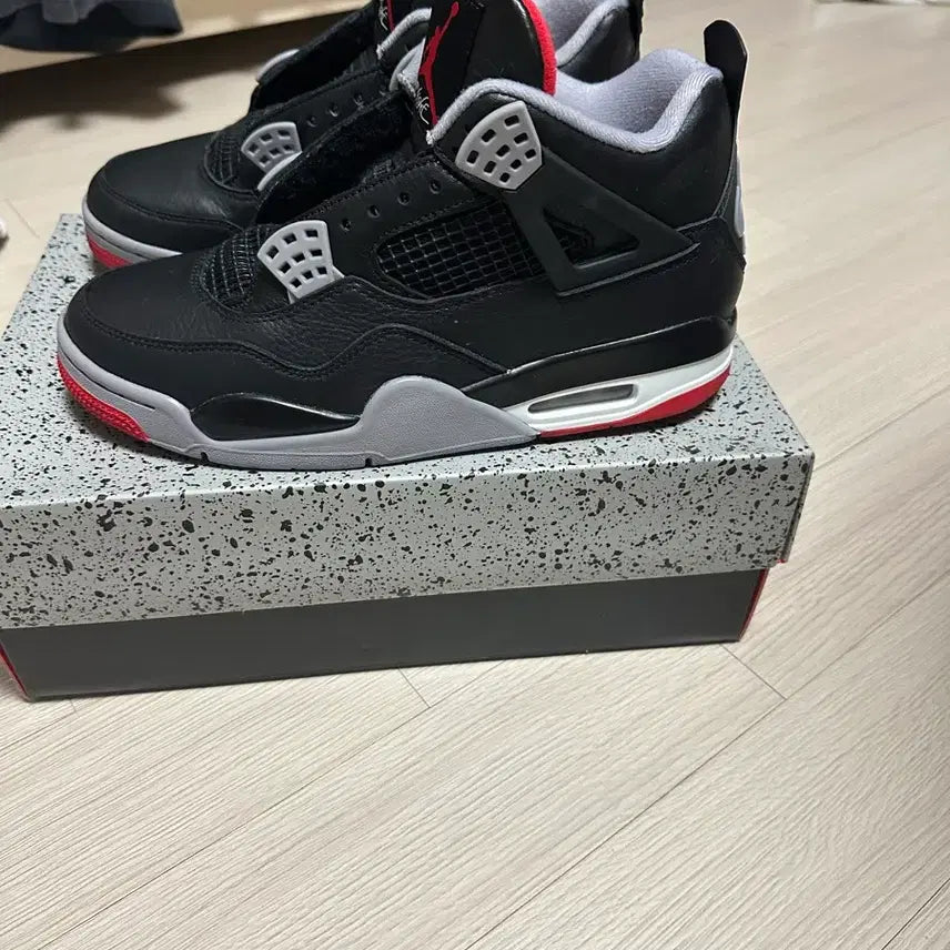 [BUNJANG] Air Jordan 4 Retro Bred Reimagined Sneakers / 조던 4 레트로 브레드 리이매진드