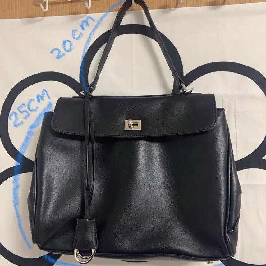 [BUNJANG] Balenciaga-Inspired Genuine Leather Shoulder Bag with Crossbody Strap / 발렌시아가st