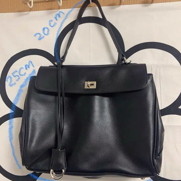 [BUNJANG] Balenciaga-Inspired Genuine Leather Shoulder Bag with Crossbody Strap / 발렌시아가st