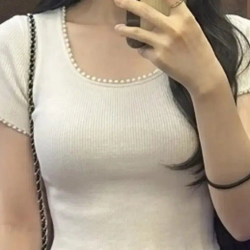 [BUNJANG] Pearl Embellished Round Neck Knit Short Sleeve T-Shirt / 프리사이즈 진주 장식 니트 반팔 티셔츠 이쁜옷 라운드넥 여름니트 슬림핏
