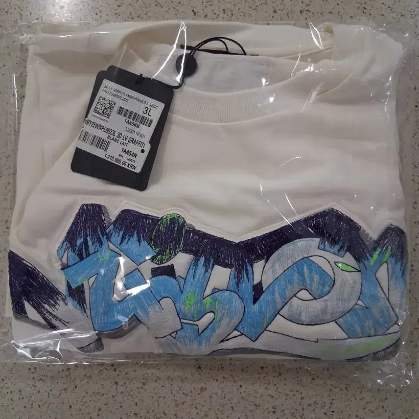 [BUNJANG] Louis Vuitton Embroidered Graffiti T-Shirt / 루이비통 자수 그래피티 반팔 새상품 3L