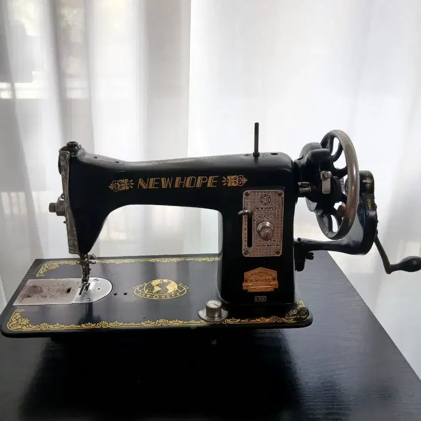 [BUNJANG] New Hope Hand-Cranked Sewing Machine Head Industrial Art Object / 손 재봉틀 순수 수동기계의 진수 산업예술품 오브제 미싱