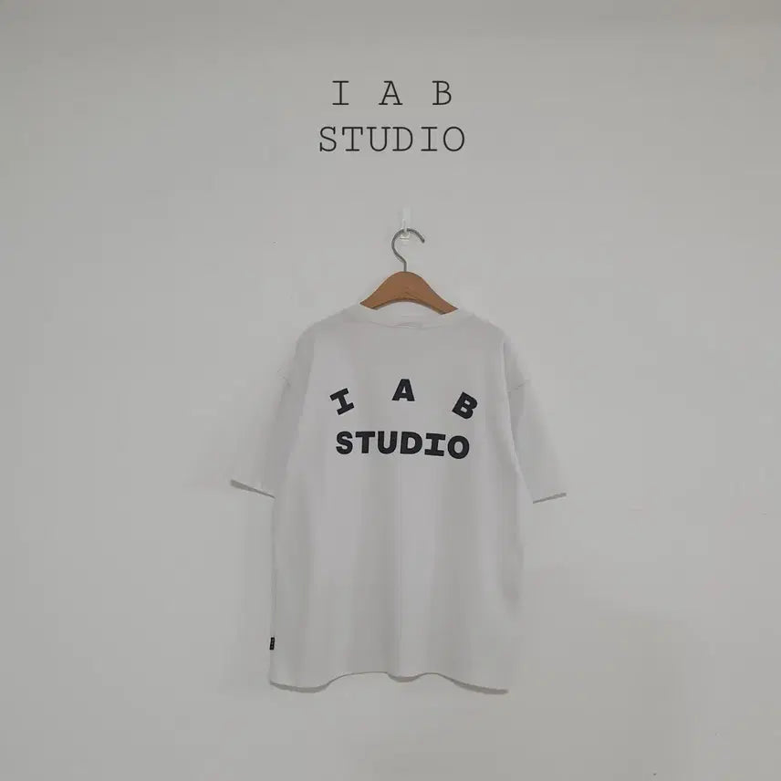 [BUNJANG] IApp Studio Logo Back Point Short Sleeve T-Shirt White M / No.26072412 아이앱스튜디오 반팔 티셔츠 화이트