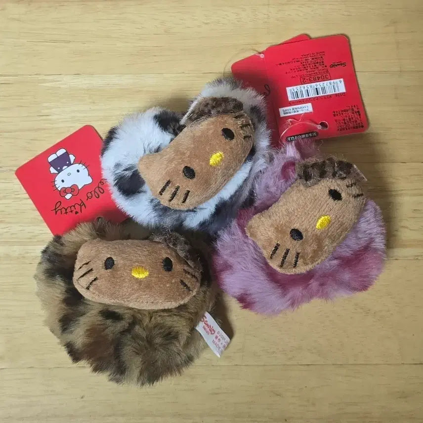 [BUNJANG] Hello Kitty Leopard Heart Charm Set / 헬로키티 호피 하트 키링 3종일괄