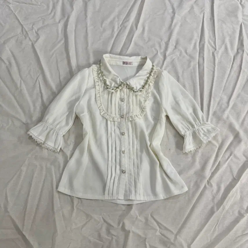[BUNJANG] Accizfarm Flower Collar Lace Ruffle 7-Sleeve Blouse / 엑시즈팜 플라워 카라 레이스 프릴 7부 소매 블라우스 모리걸 하구미