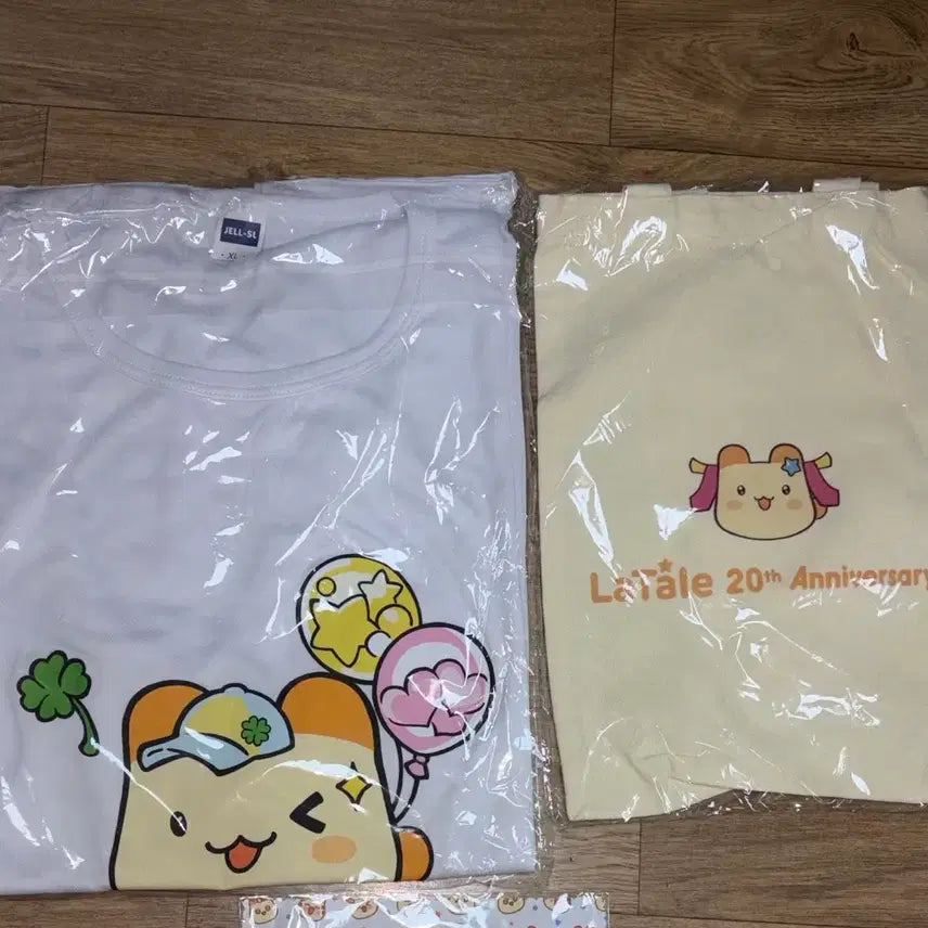 [BUNJANG] Latale 20th Anniversary Pop-up Store Bundle Set T-Shirt & Eco Bag / 일괄) 라테일 20주년 팝업 굿즈 티셔츠 에코백
