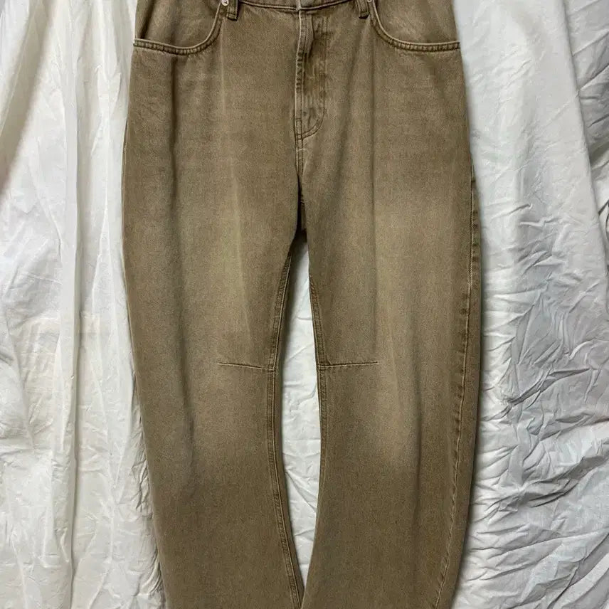 [BUNJANG] ZARA Limited Edition Barrel Fit Dyed Denim EUR 40 (USA 31) / [정가 8.9만] 자라 리미티드 에디션 배럴핏 데님 31