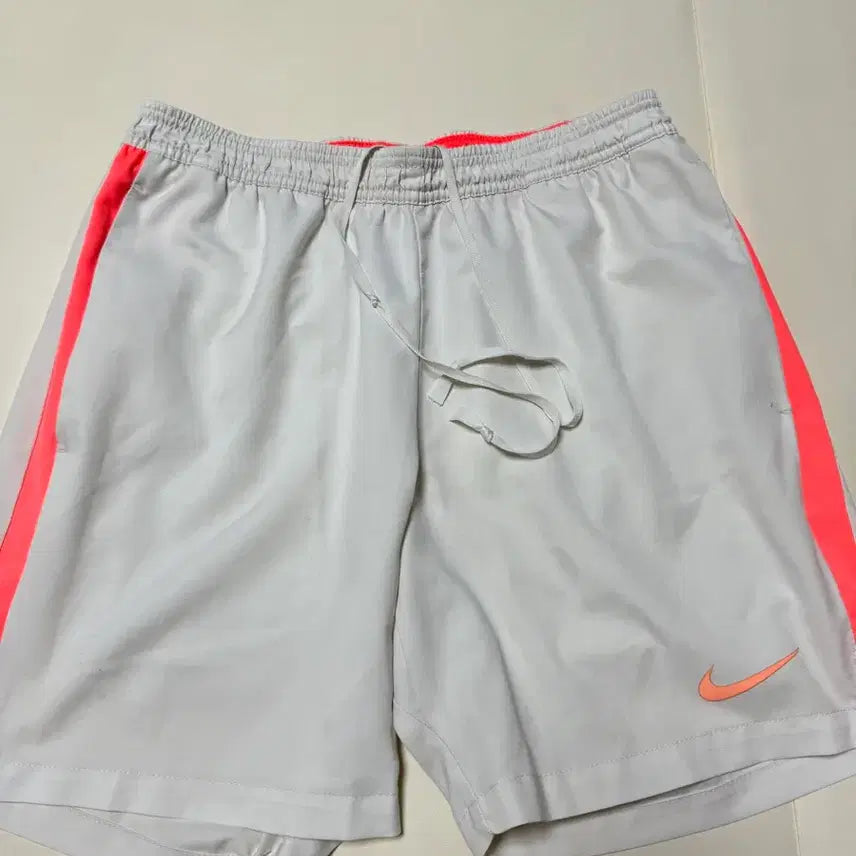 [BUNJANG] Nike Dri-FIT Shield Lightweight Running/Daily Shorts / (상태SS) 나이키 드라이핏 초경량 쉴드 러닝/데일리 반바지32
