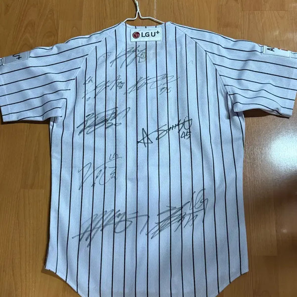 [BUNJANG] LG Authentic Home Uniform Signed L (100) / 엘지 어센틱 홈 유니폼 싸인 L 100
