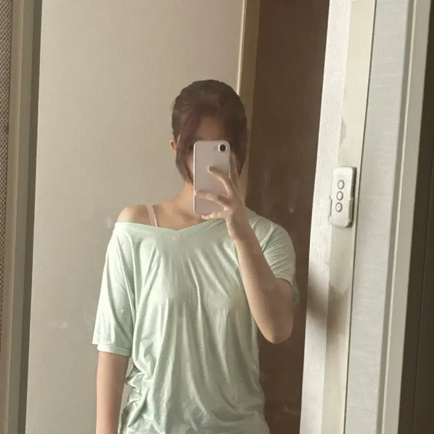 [BUNJANG] Vintage Mint Off-Shoulder Short Sleeve T-Shirt / 빈티지 민트 오프숄더 판매