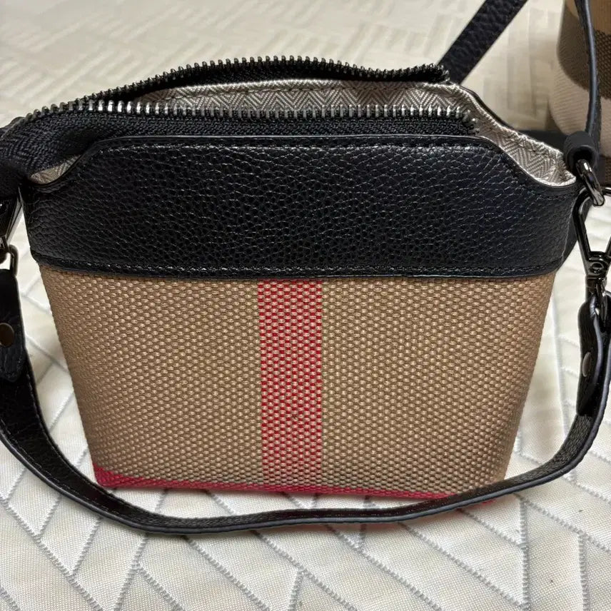 [BUNJANG] Burberry Check Shoulder Bag Black / 버버리 체크 숄더백 블랙