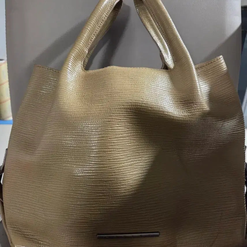 [BUNJANG] Carlyn Beige Textured Tote Bag / 베이지색 텍스처 토트백