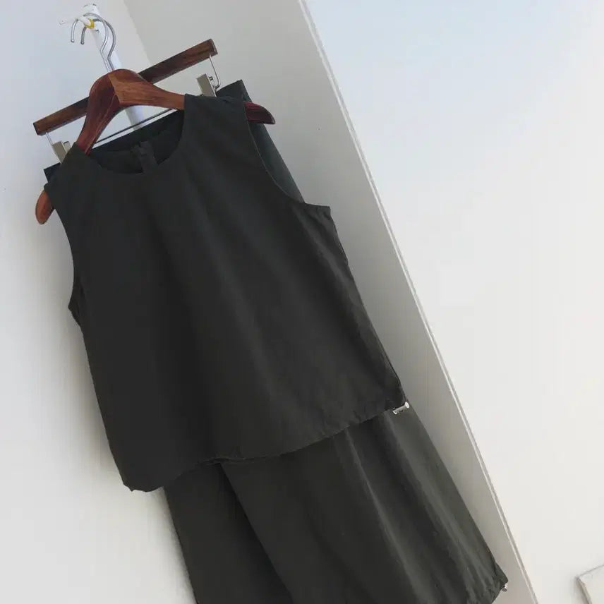 [BUNJANG] Deep Khaki Nylon Top + Long Skirt Set / 교신안함)딥카키 나일론 상하 세트(탑+롱 스커트)