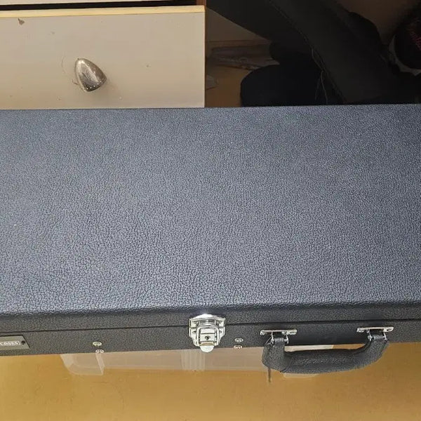 [BUNJANG] Gator Deluxe Wood Hard Case & Stratocaster Guitar (As-Is) / 게이터 디럭스 우드 하드케이스&기타 *설명 읽어주세요*