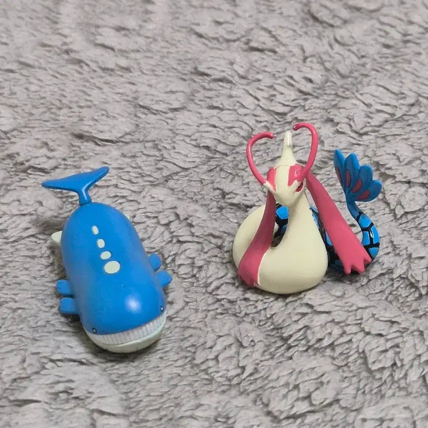[BUNJANG] Pokemon Moncolle Milotic & Wailord Classic Figure Set / [초희귀] 포켓몬 피규어 고전 몬코레 밀로틱&고래왕 세트
