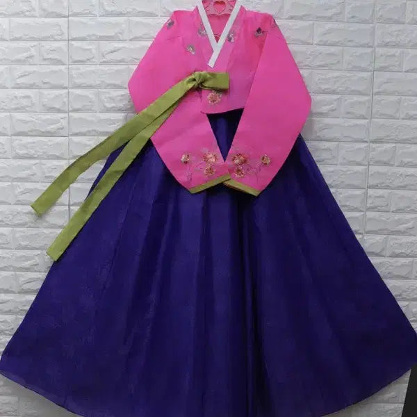 [BUNJANG] Women's Traditional Hand-Embroidered Hanbok / 261  여성한복 손자수 전통 66M 키160/창고갤러리