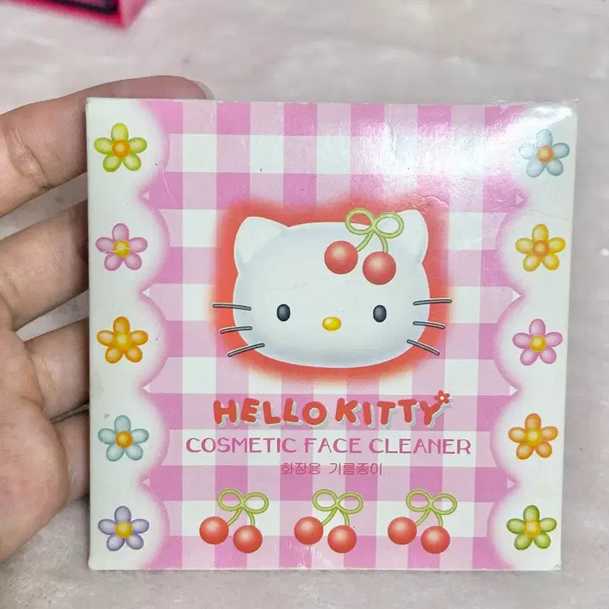 [BUNJANG] Vintage Sanrio Hello Kitty Kaohana Cherry Blotting Paper / 고전 산리오 헬로키티 카오하나 체리 기름종이