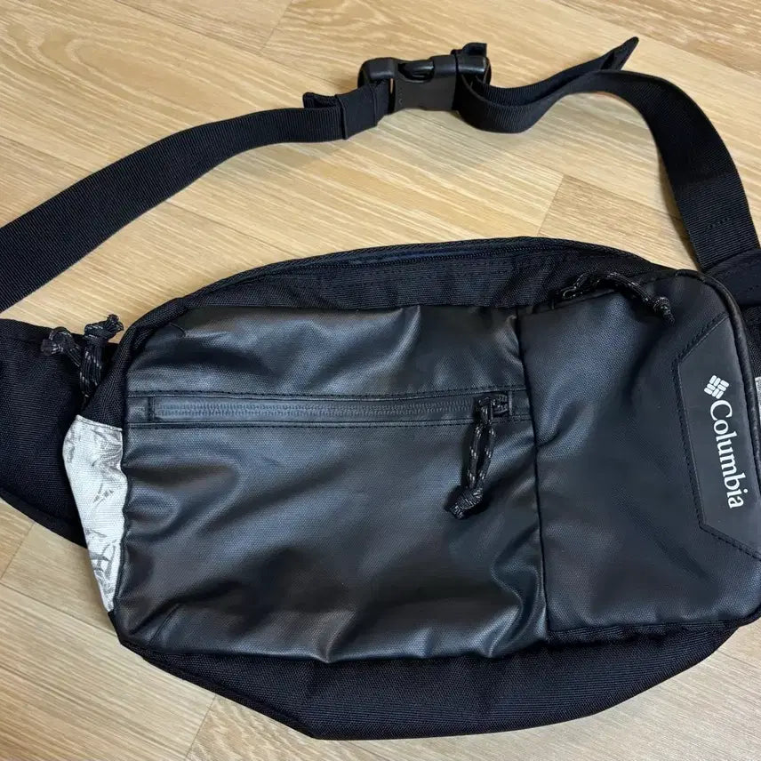 [BUNJANG] Columbia Waist Bag Black / 컬럼비아 힙색 블랙